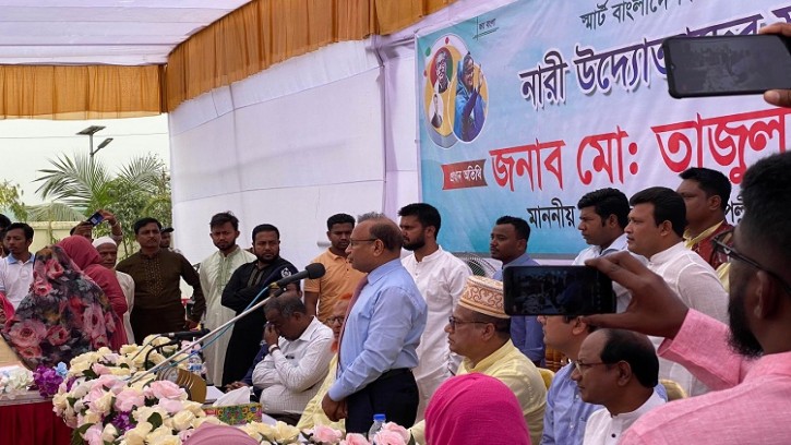 স্থানীয় সরকার মন্ত্রীর সাথে নারী উদ্যোক্তাদের মতবিনিময়