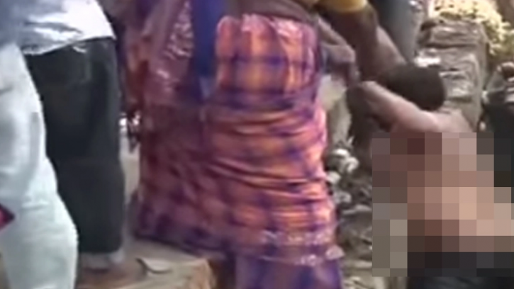 চট্টগ্রামে ধাওয়া খেয়ে পাকিস্তান সমর্থকের ড্রেনে ঝাঁপ