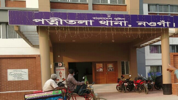 পত্নীতলায় রহস্যজনক অঙ্গিকান্ডে স্ত্রী  নিহত