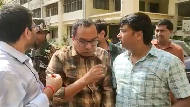 ভারতের গোয়েন্দা সংস্থার রিমান্ডে পি কে হালদার