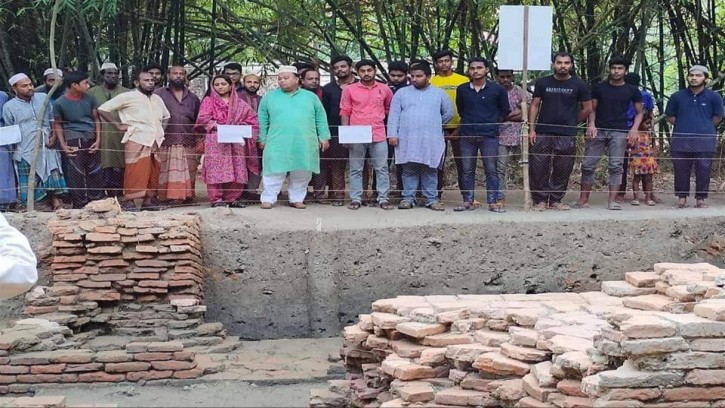 প্রত্নতত্ত্ব অধিদপ্তরের খননে কপিলমুনিতে নবম শতকের স্থাপত্য কাঠামো