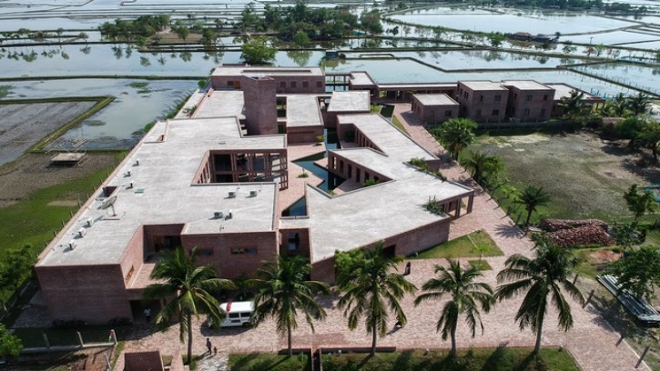 বিশ্বের সেরা নতুন ভবনের স্বীকৃতি পেল সাতক্ষীরার হাসপাতাল