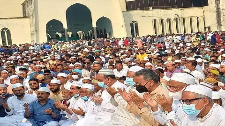 খালেদার সুস্থতা কামনায় বায়তুল মোকাররমে দোয়া