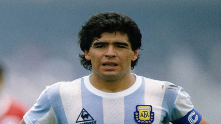 ১৯৮৬ বিশ্বকাপে ম্যারাডোনার ‘ঈশ্বরের হাতের’ জার্সি নিলামে