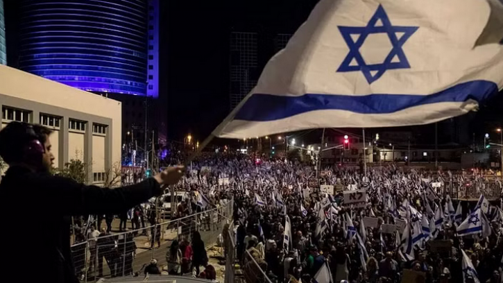 ইসরায়েলে বিক্ষোভ বাড়ছেই