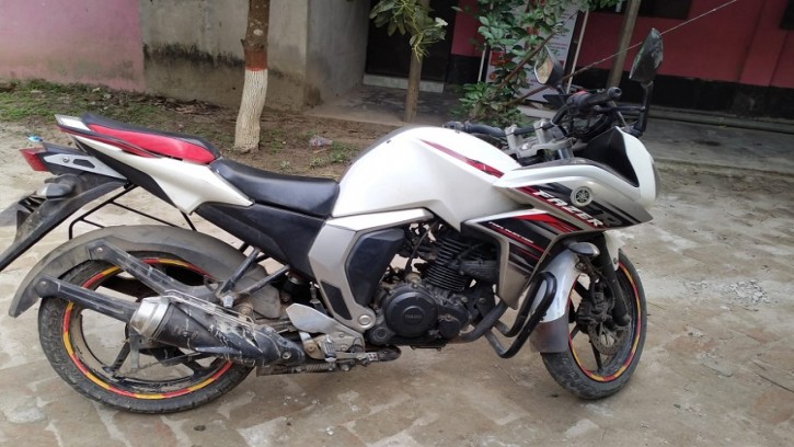 কালুখালীতে মোটরসাইকেল চোরাচালান চক্রের দুই সদস্য গ্রেফতার