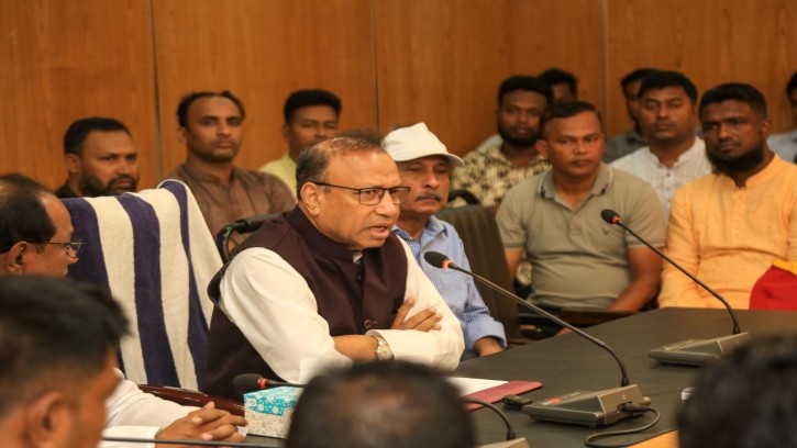 লাকসামের সন্ত্রাস প্রতিরোধ কমিটি গঠনের তাগিদ স্থানীয় সরকার মন্ত্রীর