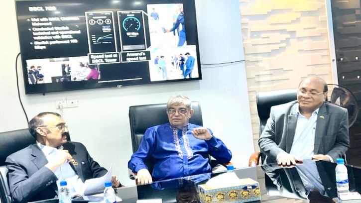  টেলিযোগাযোগ মন্ত্রীকে স্টারলিংকের ডিজিটাল উপস্থাপনা