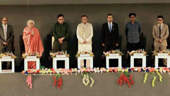 কাঁটাতার পারেনি ছিঁড়তে নাড়ির বন্ধন : কলকাতায় তথ্যমন্ত্রী