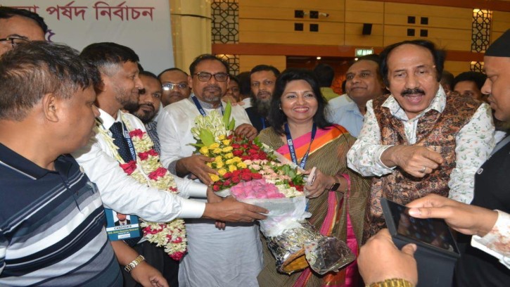 এফবিসিসিআই নির্বাচনে বিজয়ী সালমা হোসেনকে শুভেচ্ছা