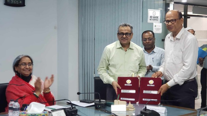 কর্মকর্তা-কর্মচারীদের সেবার মান বাড়ানোর আহ্বান শিক্ষামন্ত্রীর