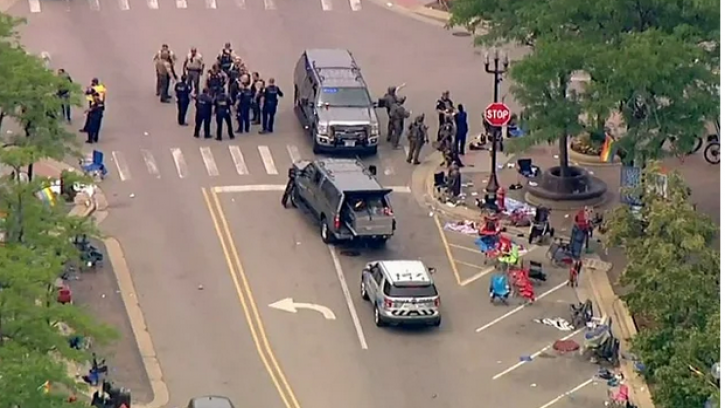 যুক্তরাষ্ট্রে স্বাধীনতা দিবসের কুচকাওয়াজে গুলি, নিহত ৬