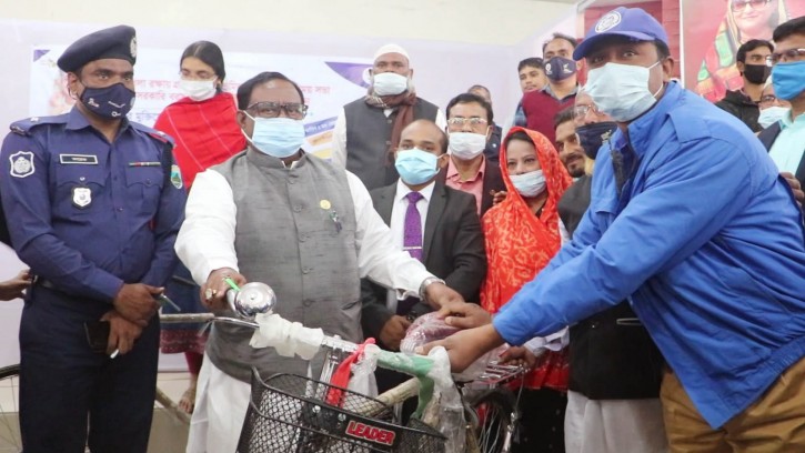 গ্রামপুলিশের কাজে গতি আনবে বাইসাইকেল: খাদ্যমন্ত্রী