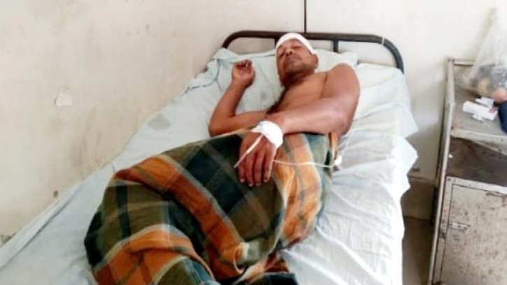 নাজিরপুরে সাংবাদিককে পেটালেন কৃষি কর্মকর্তা