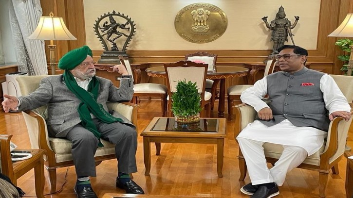 ভারতের পেট্রোলিয়াম মন্ত্রীর সাথে বিদ্যুৎ প্রতিমন্ত্রীর সৌজন্য সাক্ষাৎ