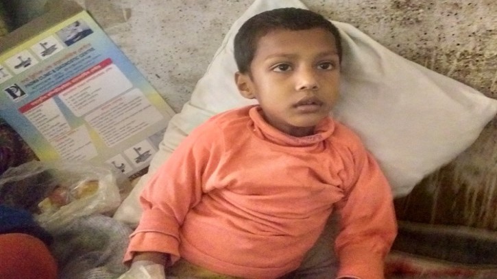 শিশু সন্তানের হার্টের চিকিৎসা নিয়ে বিপাকে রিক্সাচালক বাবা