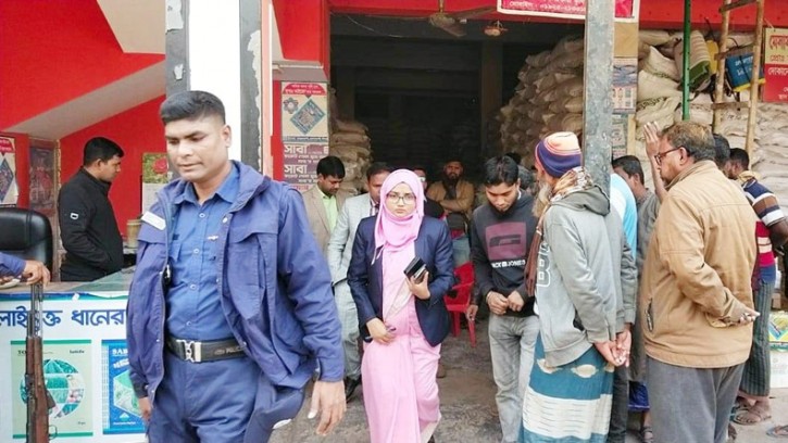 শার্শায় মাটি উত্তোলন ও সার কেলেঙ্কারির অভিযোগে ৮ জনের বিরুদ্ধে জেল-জরিমানা