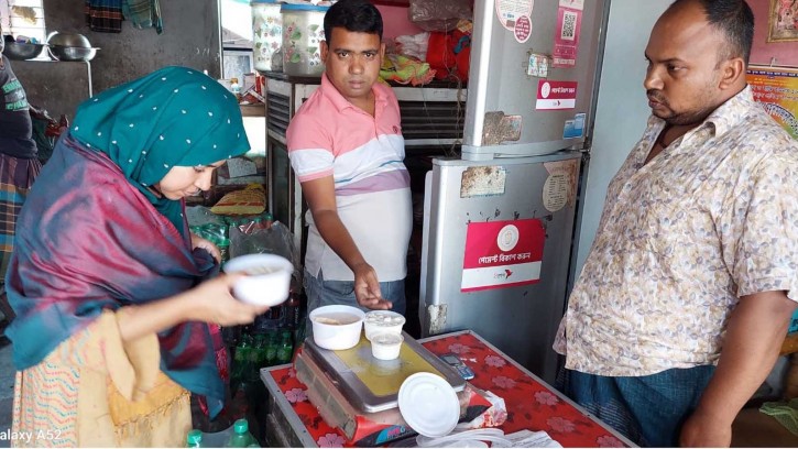 পাইকগাছার দুই মিষ্টি ব্যবসায়ীকে জরিমানা