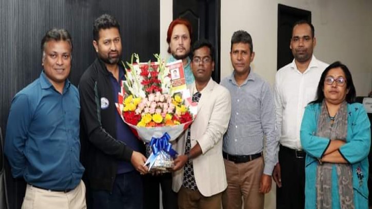  তোফাজ্জল রুবেলকে রুপায়ন গ্রুপের চেয়ারম্যানের শুভেচ্ছা