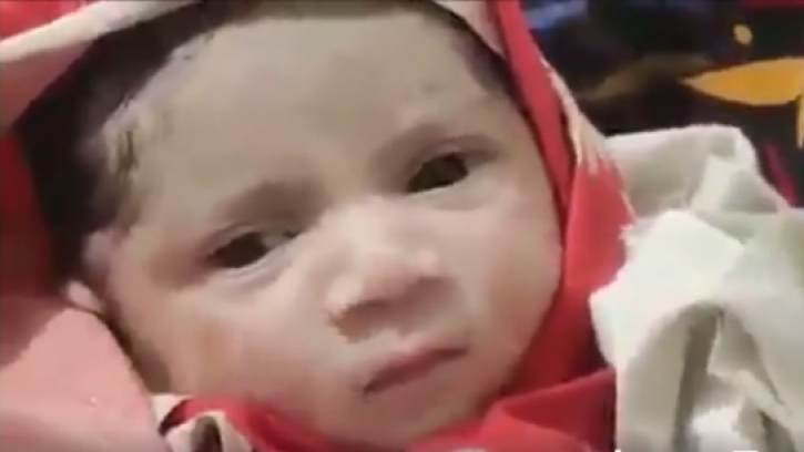 দুর্ঘটনায় নিহত মায়ের পেট ফেটে বেরিয়ে এলো নবজাতক