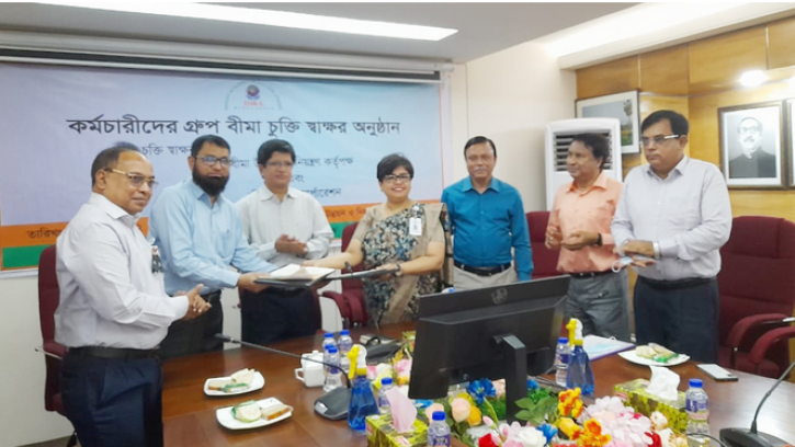 আইডিআরএ কর্মকর্তা-কর্মচারীদের গ্রুপ বীমা চুক্তি স্বাক্ষর