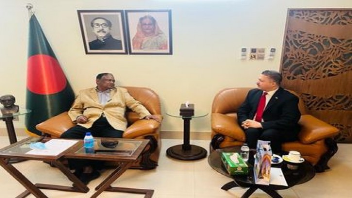 ইরাকের রাষ্ট্রদূতের সাথে বাণিজ্যমন্ত্রীর বৈঠক