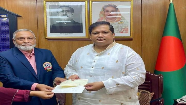 গাজীপুর আওয়ামী লীগ নেতাকে ১০ লাখ টাকার চিকিৎসা সহায়তা