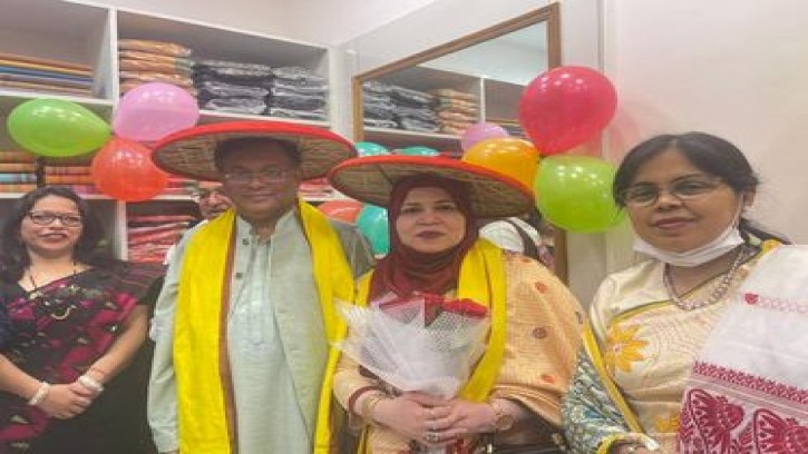 আসামে জামদানী বিতান অনামিকার উদ্বোধন করলেন তথ্যমন্ত্রী