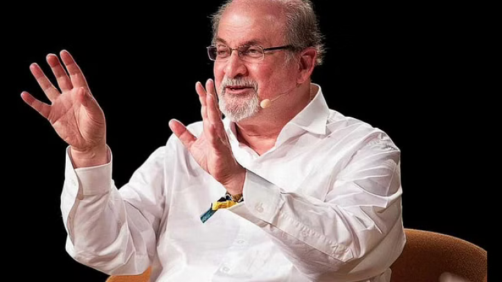 নিউ ইয়র্কে ছুরি হামলায় আহত সালমান রুশদি