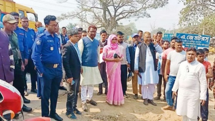 নাভারণে দখল ফুটপাত উচ্ছেদসহ ভ্রাম্যমান আদালতের জরিমানা