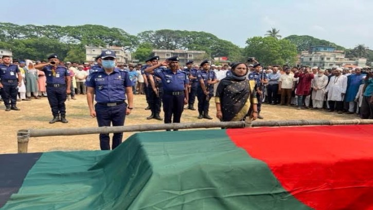ঝিনাইদহে নুরে আলম সিদ্দিকীর প্রথম জানাযা, গার্ড অব অনার প্রদান