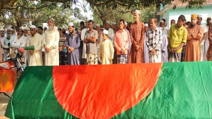 শিবগঞ্জে বীরমুক্তিযোদ্ধা মজিবুর রহমানের রাষ্ট্রীয় মর্যাদায় দাফন