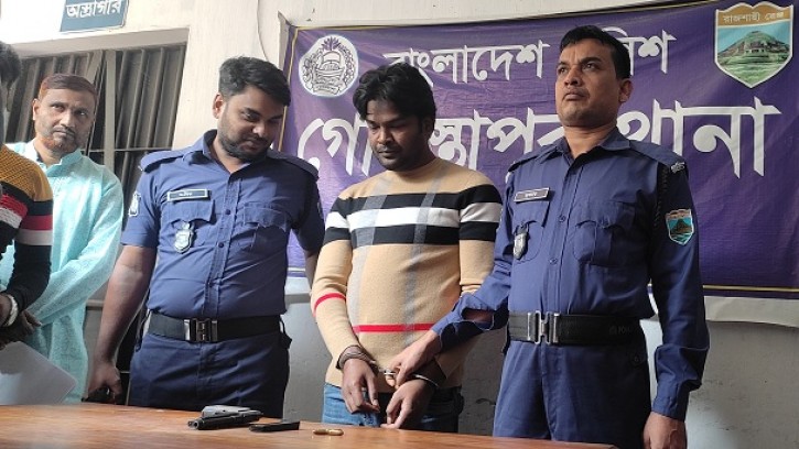 গোমস্তাপুরে অস্ত্র ব্যবসায়ী ও মধুমতি এনজিও পরিচালক গ্রেফতার