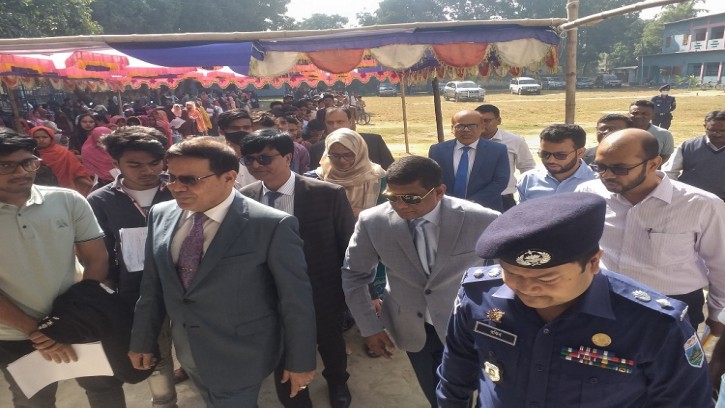 ‘সব দলের অংশগ্রহনে নির্বাচন অনুষ্ঠানে আপ্রাণ চেষ্টা করছে ইসি’