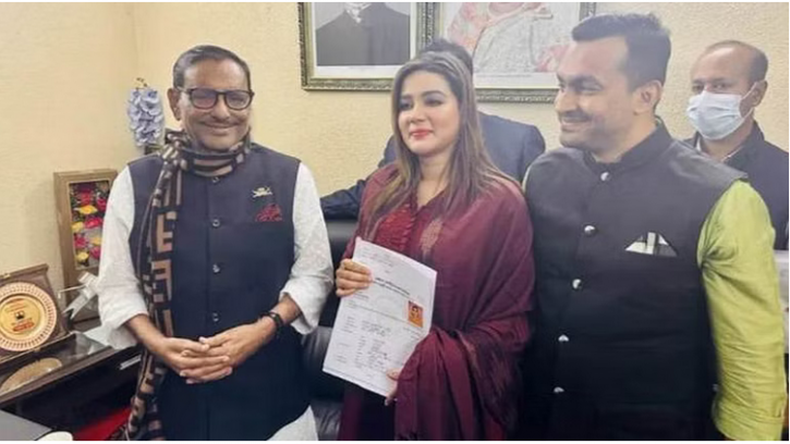 উপ-নির্বাচনের মনোনয়ন ফরম জমা দিলেন মাহি