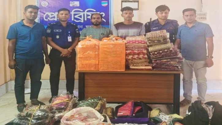 বেনাপোলে ভারতীয় শাড়ি, থ্রীপিচসহ দুই চোরাচালানী গ্রেফতার