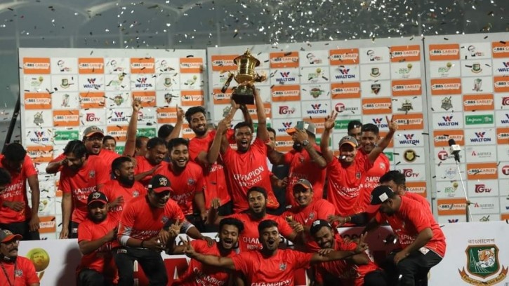 বরিশালকে ১ রানে হারিয়ে বিপিএল শিরোপা জিতল কুমিল্লা