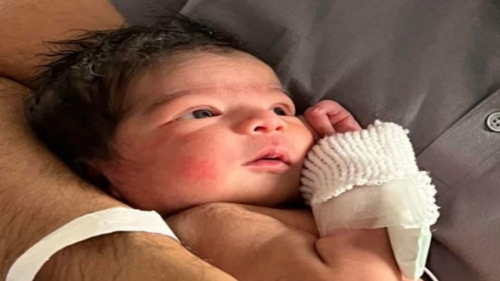 আরিহার আগমনে খুশি নানা ওবায়দুল আজম