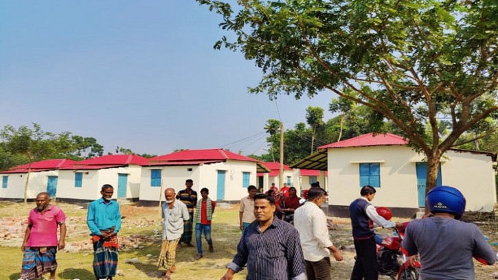 একটি বাড়ি, একটি আশ্রয় বদলে দিয়েছে ওদের জীবন