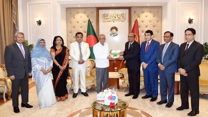 রাষ্ট্রপতির কাছে পিএসসি’র বার্ষিক প্রতিবেদন ২০২২ পেশ  