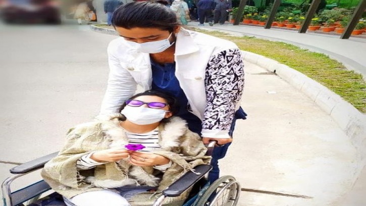 মা হচ্ছেন আলোচিত অভিনেত্রী পরীমনি