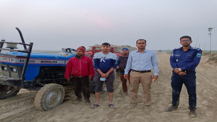 শিবগঞ্জে অবৈধভাবে বালু উত্তোলনের দায়ে তিনজনকে কারাদন্ড