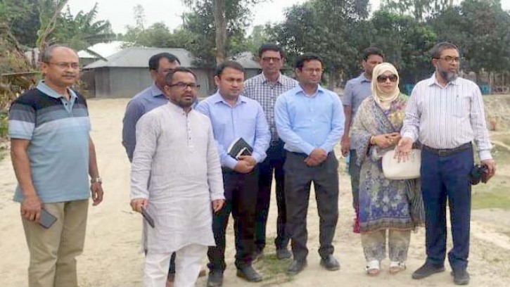 পলাশবাড়ীতে উন্নয়ন কাজ পরিদর্শন করলেন অতিরিক্ত সচিব