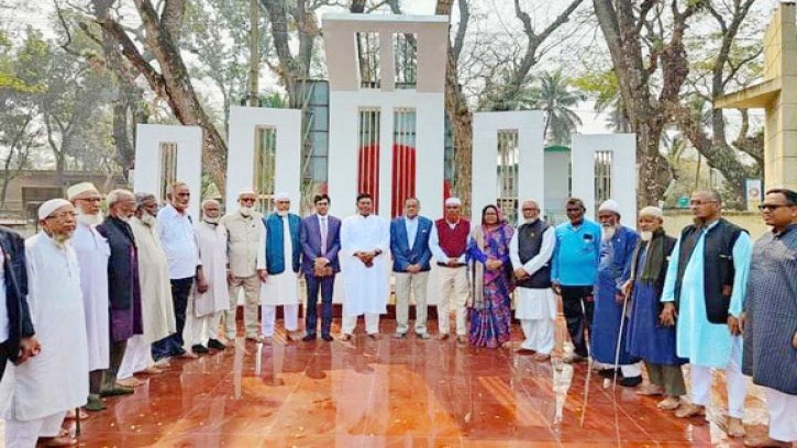 শার্শা উপজেলা সদরে দৃষ্টি নন্দন শহিদ মিনারের উদ্বোধন