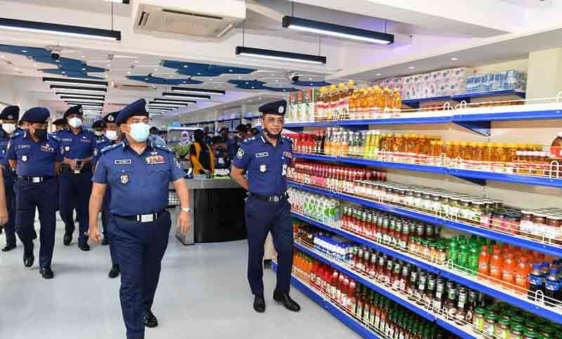 পুলিশ সদর দপ্তরে বিপণিবিতান ‘পলমার্ট’ চালু